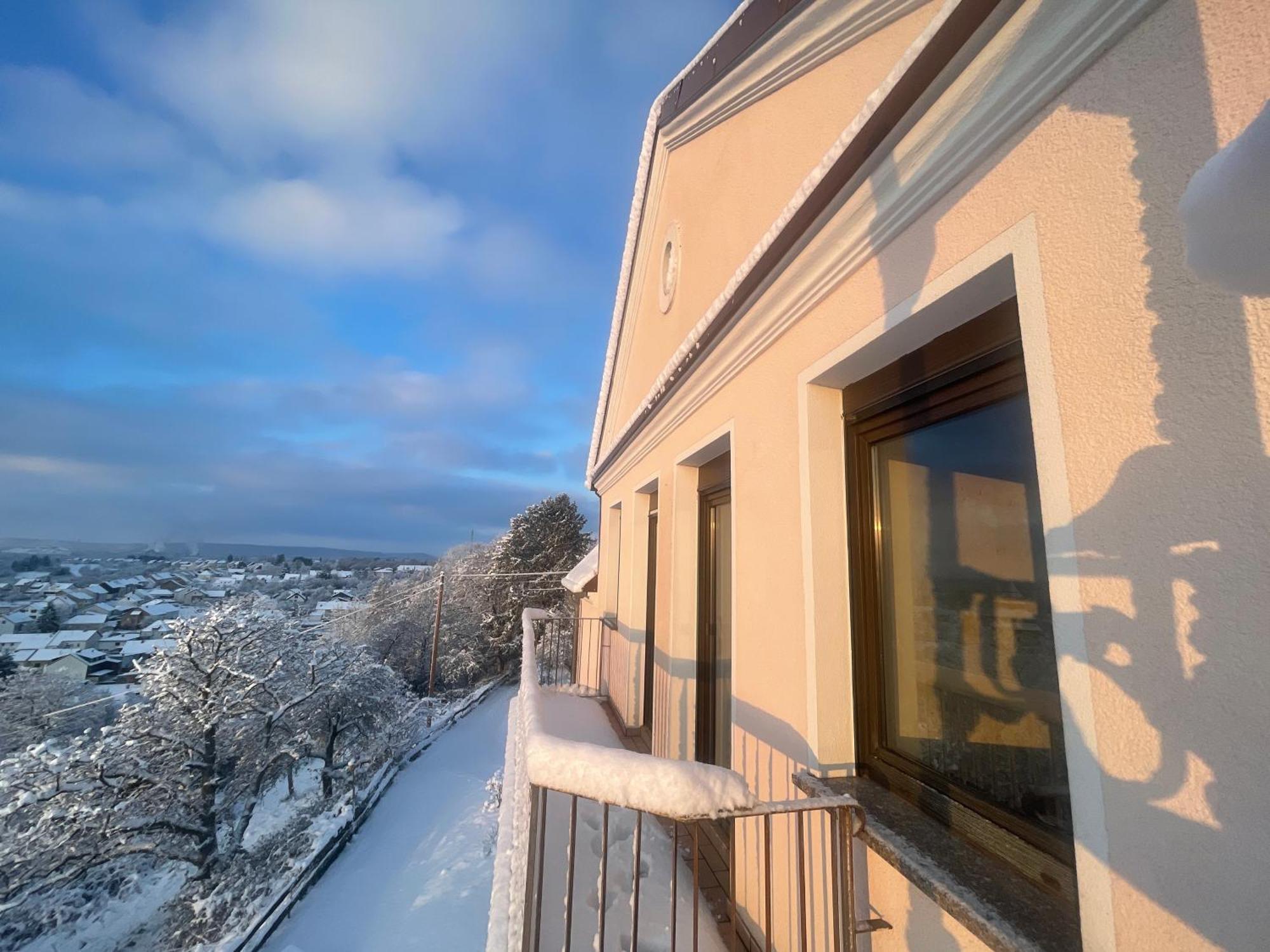 Villa Ueberblick Nalbach Exteriör bild